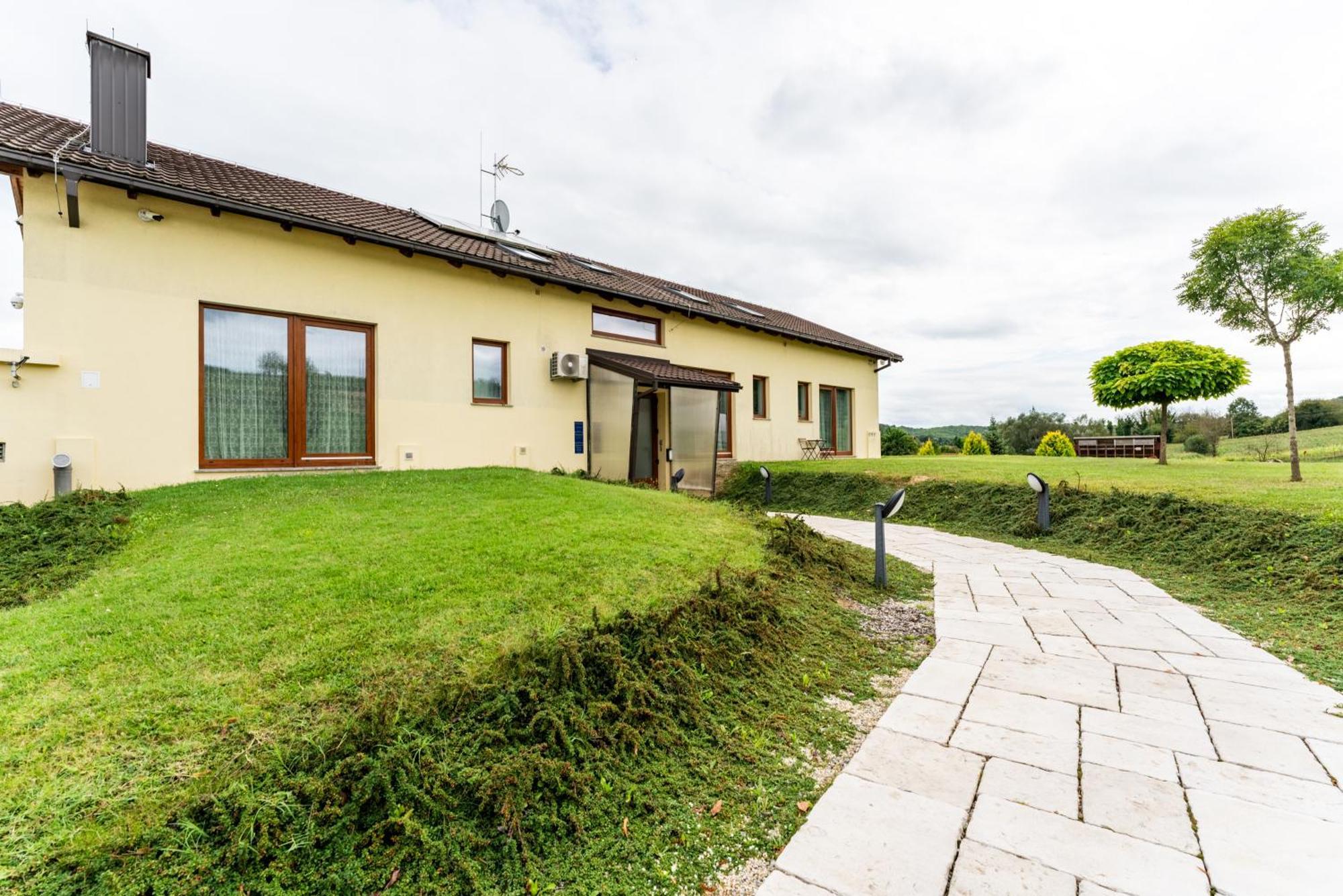 Bed&Breakfast Vinarija Coner Bed and Breakfast Bjelovar Esterno foto